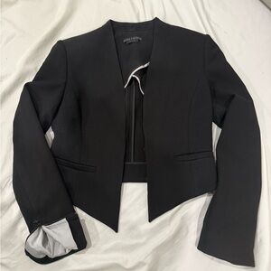 Alice + Olivia Black Women's cropped Jacket with zipper details on sleeve
